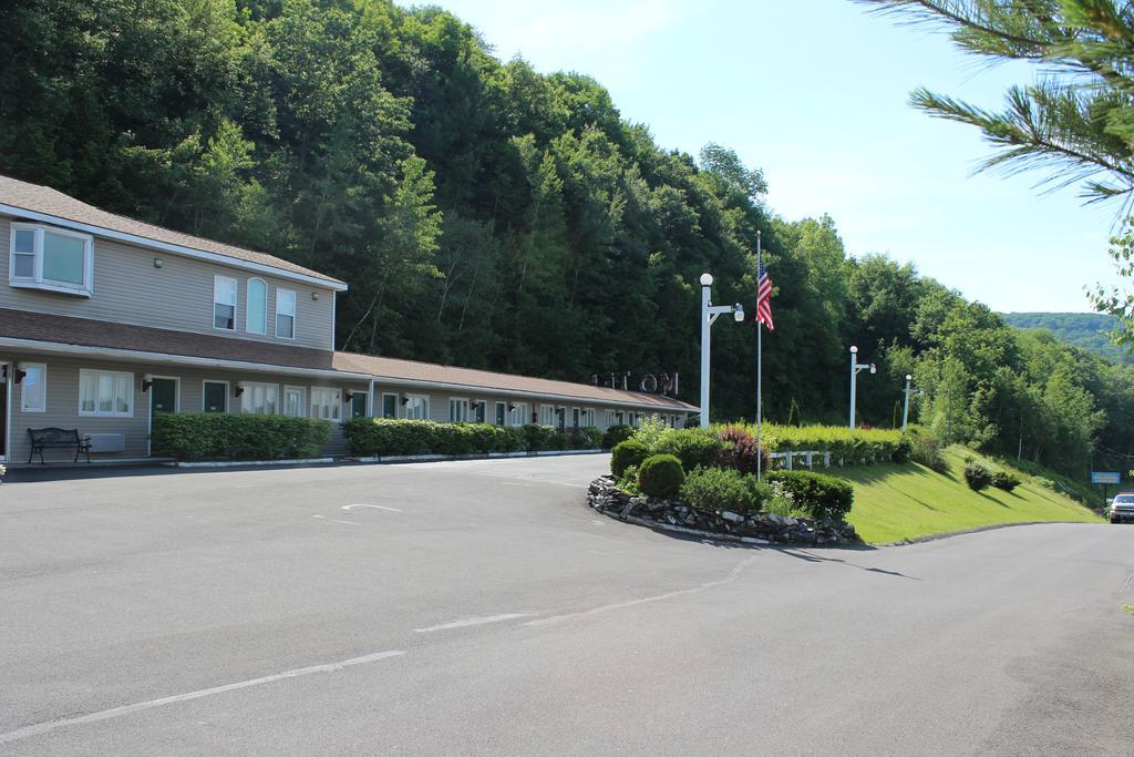 Berkshire Travel Lodge Canaan Exterior foto