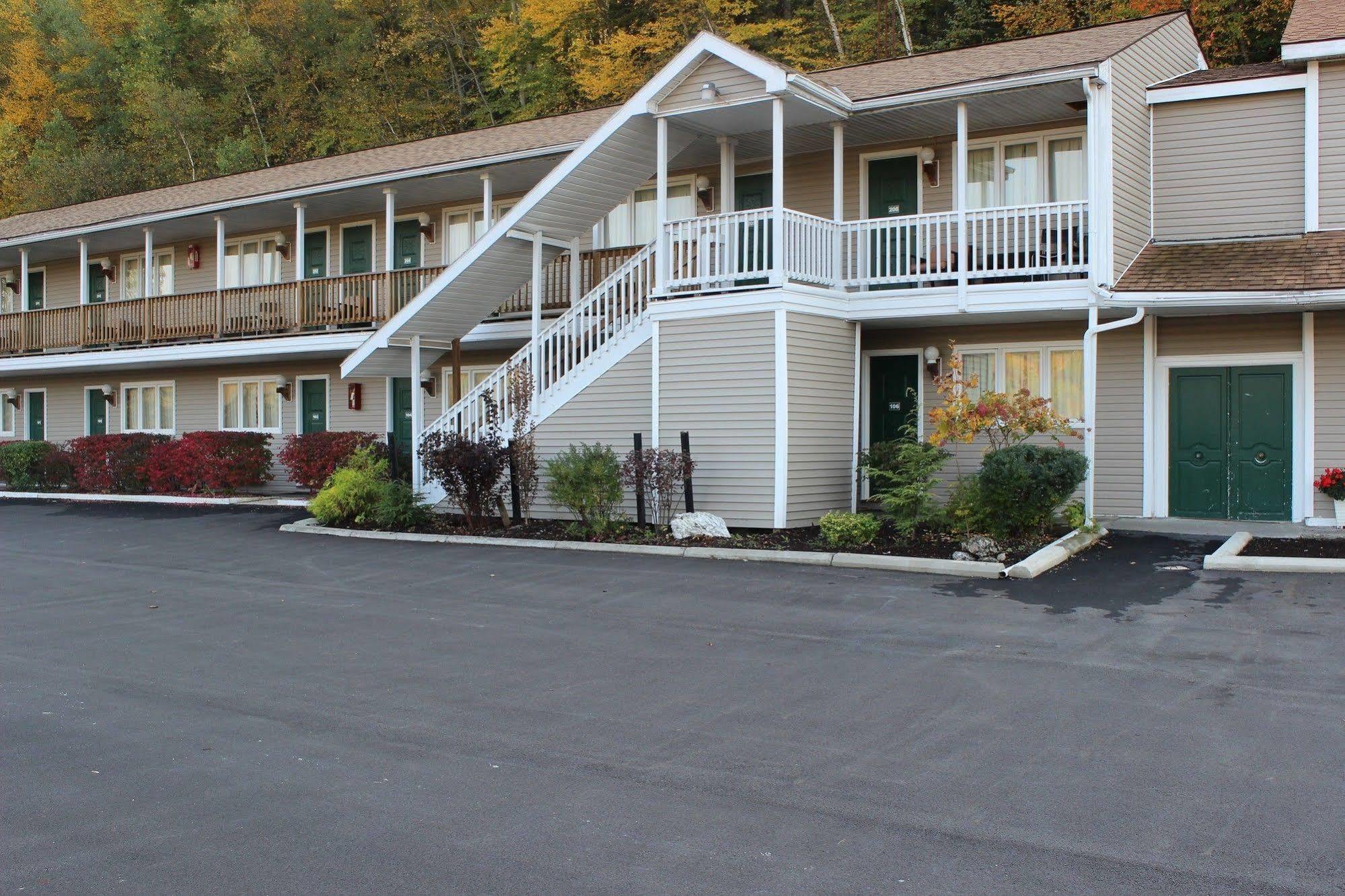 Berkshire Travel Lodge Canaan Exterior foto