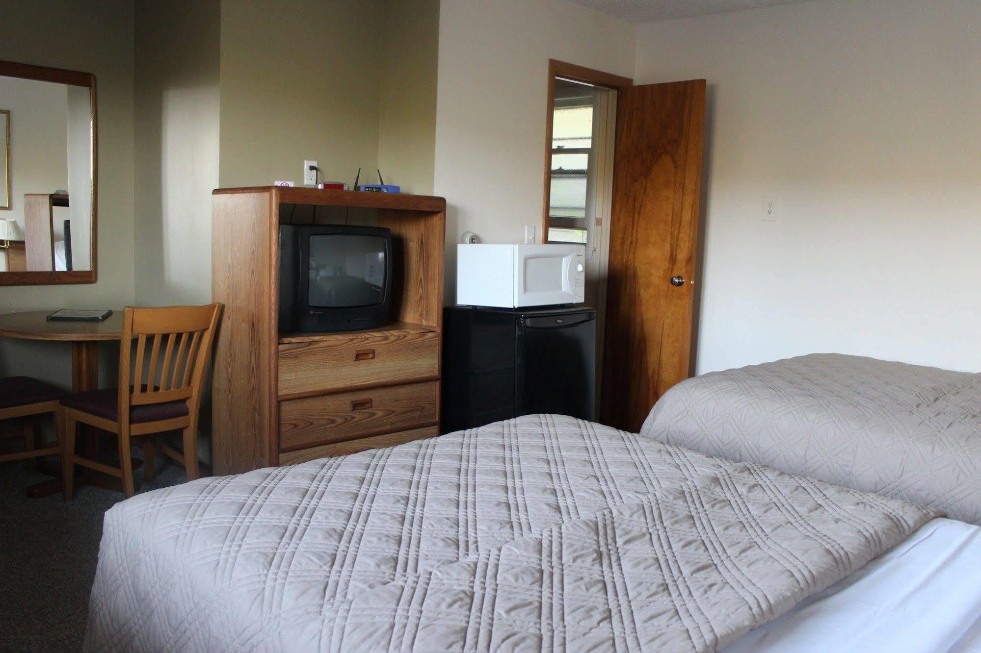 Berkshire Travel Lodge Canaan Exterior foto