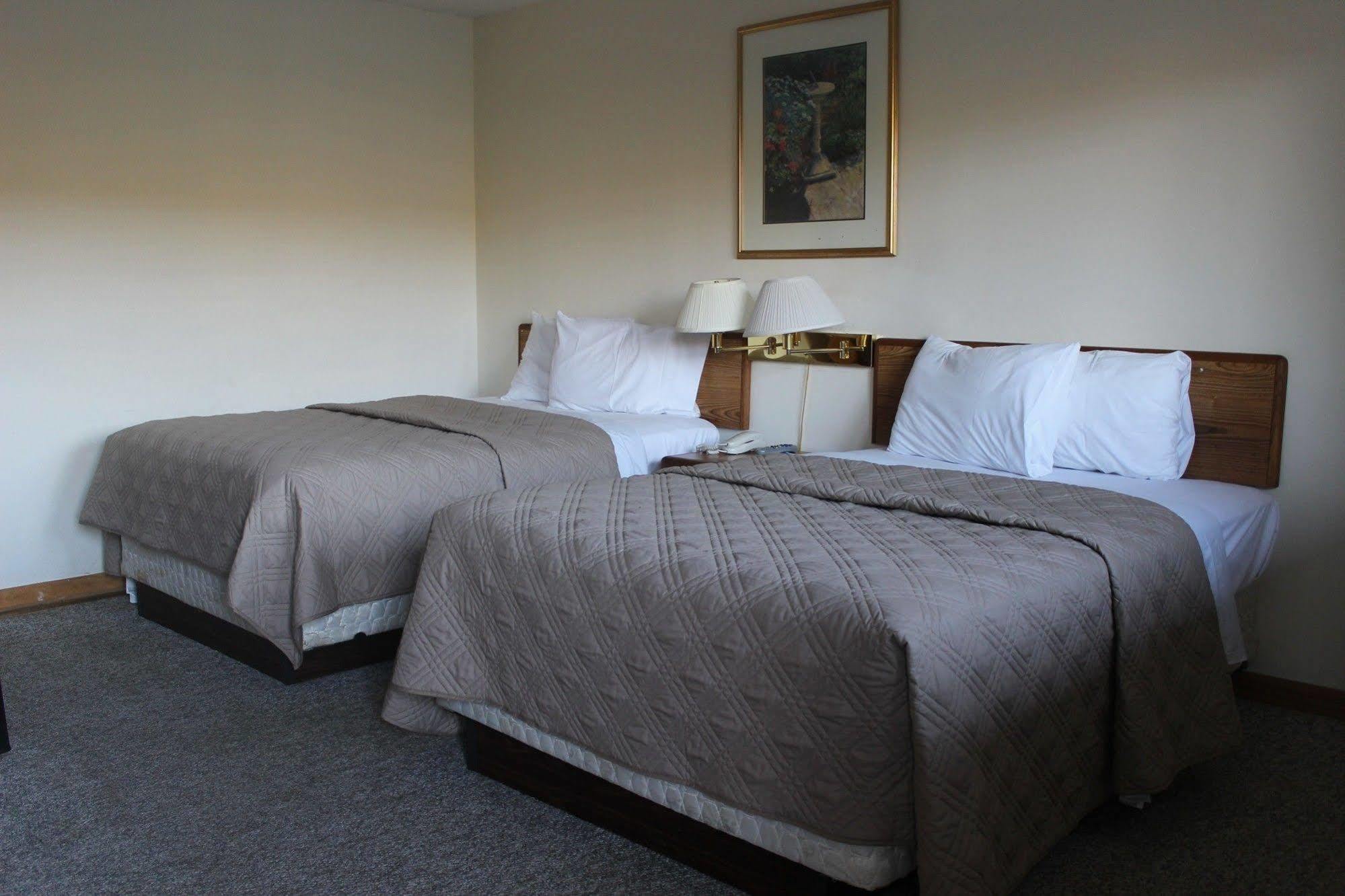 Berkshire Travel Lodge Canaan Exterior foto